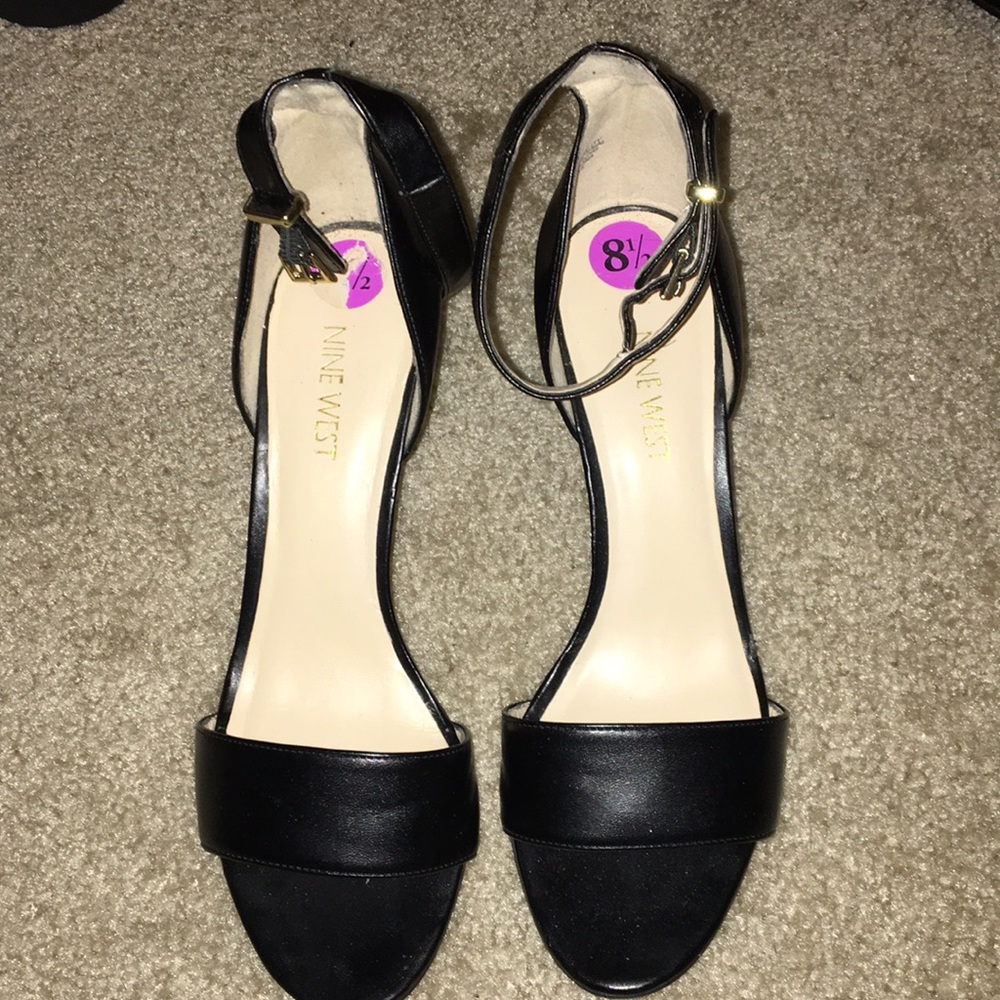 Black leather strap trend heels